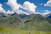 The road from Leh to Manali 
